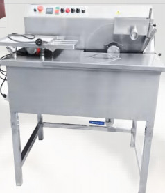 Konstruksi Stainless Steel Mesin Tempering Cokelat Pengontrol Elektronik 10 Kg/H