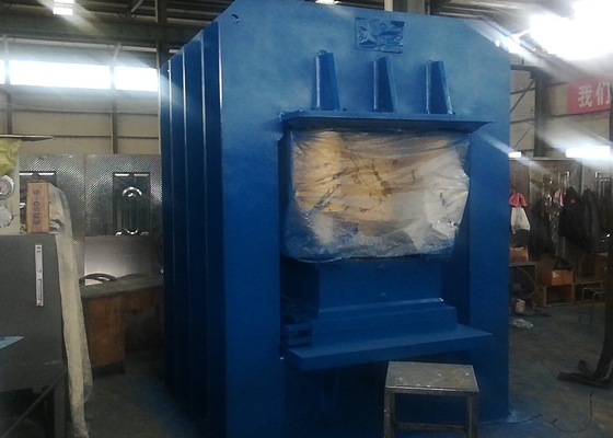 Mesin Embossing Pintu Baja 15kw 2500T Terpusat Tekan Hidrolik