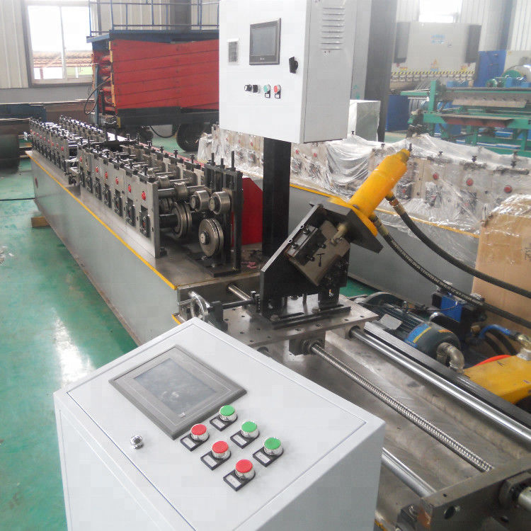 8m / mnt CE Stud Dan Track Roll Forming Machine T Grid Ceiling Bekas