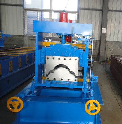 Ridge Steel Sheet Roll Forming Machine Pemotongan Hidrolik ISO